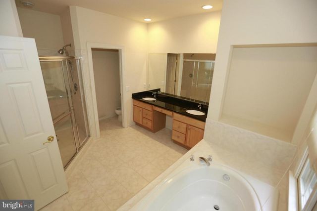 2339 SANDBURG ST, Dunn Loring, VA 22027
