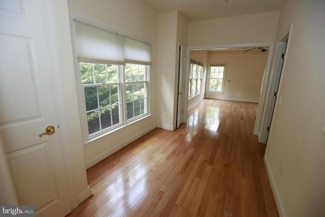 2339 SANDBURG ST, Dunn Loring, VA 22027
