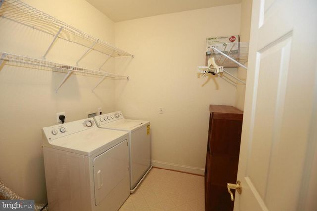 2339 SANDBURG ST, Dunn Loring, VA 22027