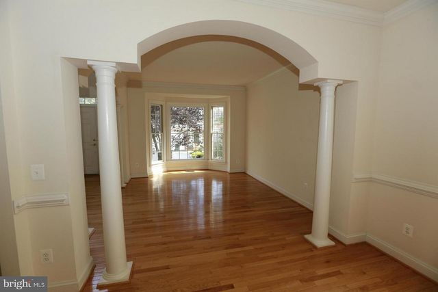 2339 SANDBURG ST, Dunn Loring, VA 22027