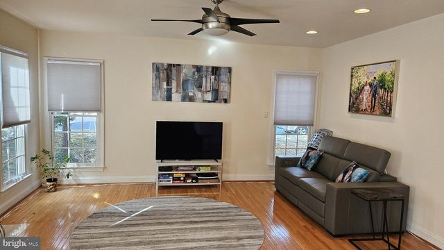 2339 SANDBURG ST, Dunn Loring, VA 22027