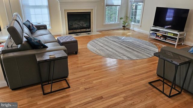 2339 SANDBURG ST, Dunn Loring, VA 22027