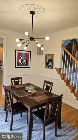 2339 SANDBURG ST, Dunn Loring, VA 22027