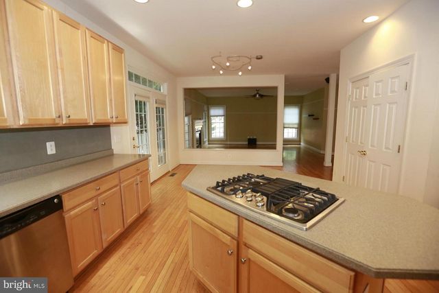 2339 SANDBURG ST, Dunn Loring, VA 22027