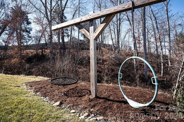 41 Sandstone Drive, Weaverville, NC 28787