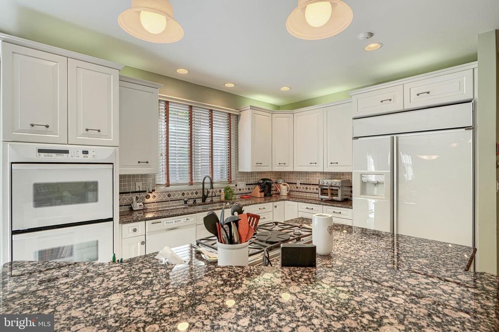Image 10 of property listing at 3121 ENCLAVE CT, Baltimore, MD 21208