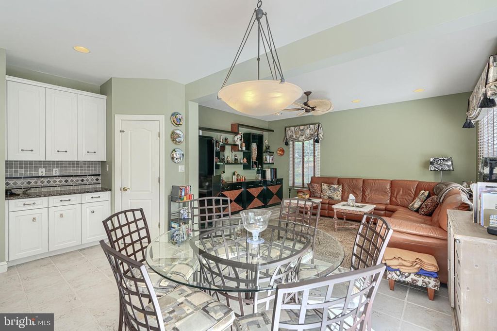 Image 16 of property listing at 3121 ENCLAVE CT, Baltimore, MD 21208