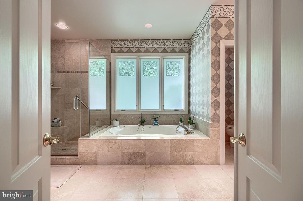 Image 20 of property listing at 3121 ENCLAVE CT, Baltimore, MD 21208