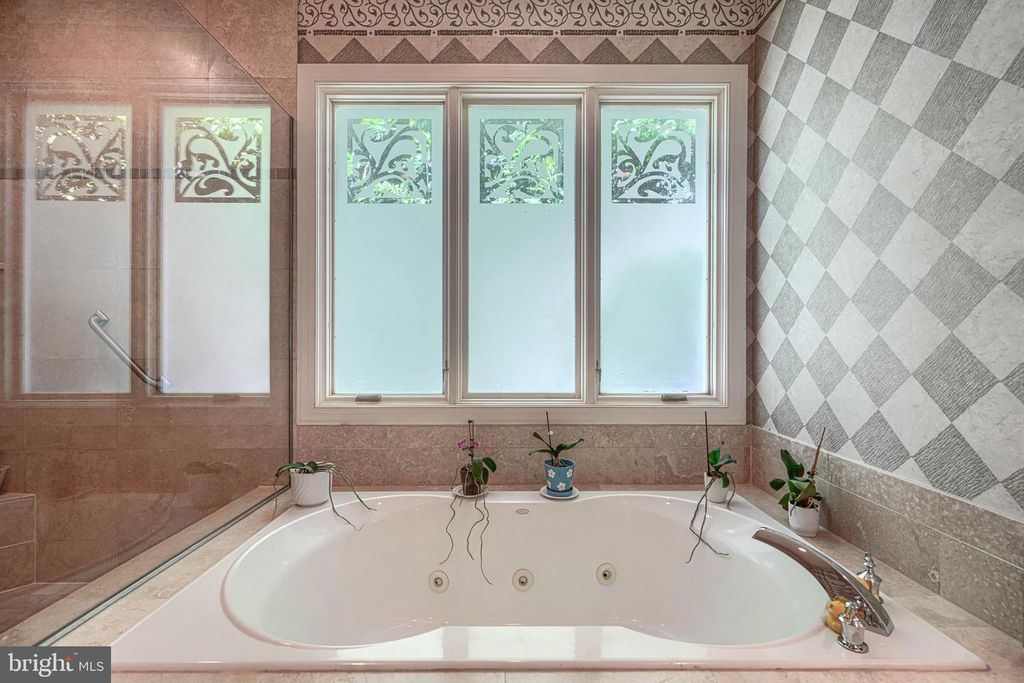 Image 21 of property listing at 3121 ENCLAVE CT, Baltimore, MD 21208