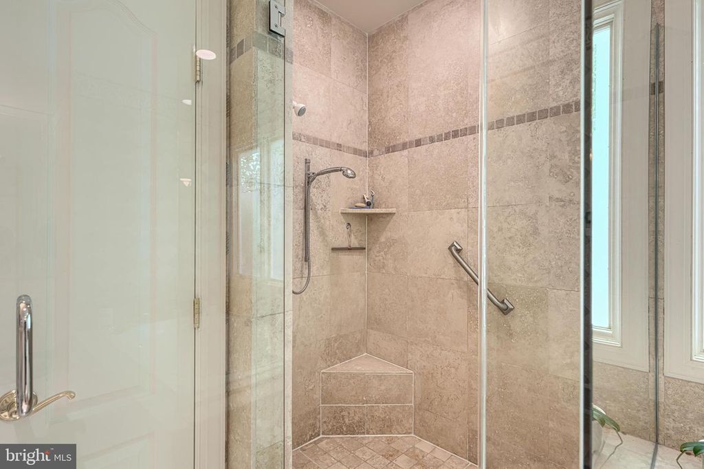 Image 23 of property listing at 3121 ENCLAVE CT, Baltimore, MD 21208