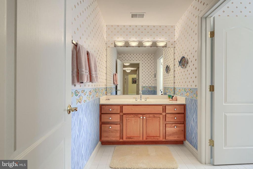 Image 32 of property listing at 3121 ENCLAVE CT, Baltimore, MD 21208