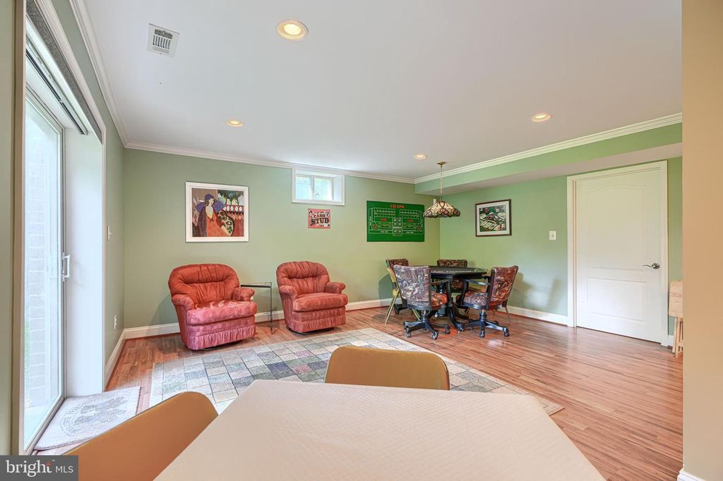 Image 37 of property listing at 3121 ENCLAVE CT, Baltimore, MD 21208