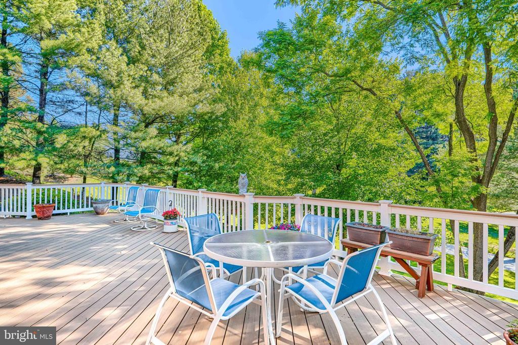 Image 45 of property listing at 3121 ENCLAVE CT, Baltimore, MD 21208