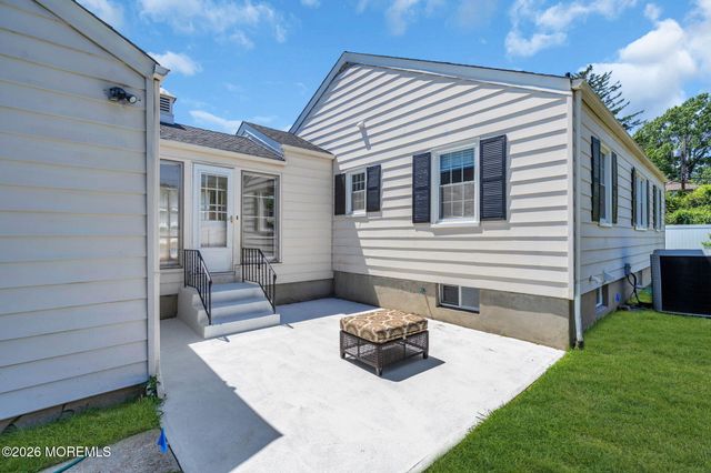 67 Victoria Place, Red Bank, NJ 07701