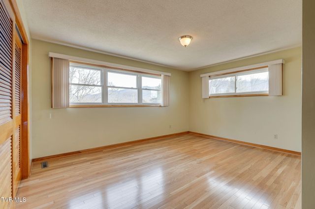 163 Cecil Gray Road, Jonesborough, TN 37659