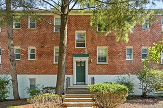 39 Fieldstone Drive H2, Hartsdale, NY 10530