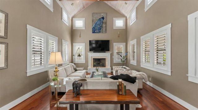 34 Eastwood Drive, Montgomery, TX 77356