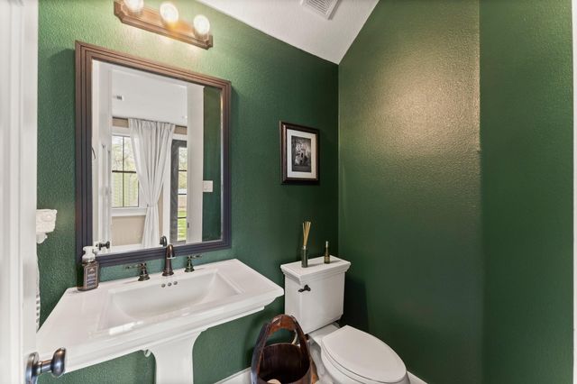 34 Eastwood Drive, Montgomery, TX 77356