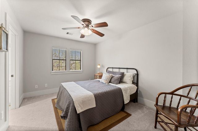 34 Eastwood Drive, Montgomery, TX 77356