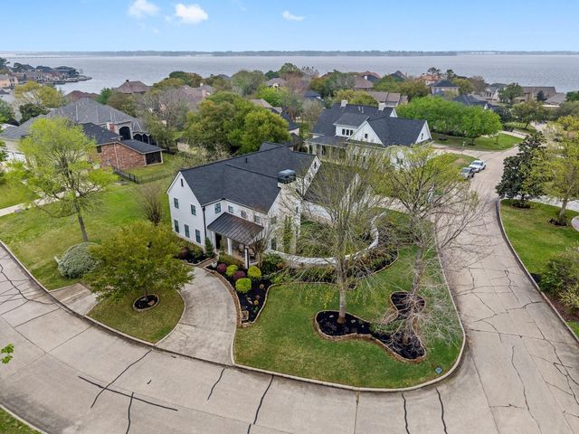 34 Eastwood Drive, Montgomery, TX 77356