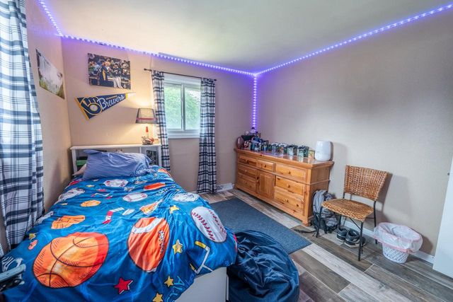 250 Morris STREET, Pewaukee, WI 53072
