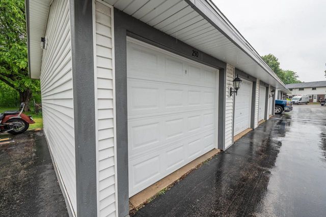 250 Morris STREET, Pewaukee, WI 53072