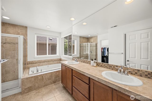 19729 129th Avenue NE, Woodinville, WA 98072