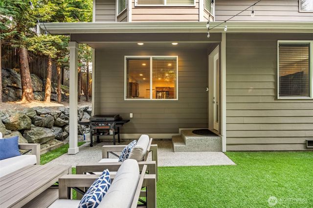 19729 129th Avenue NE, Woodinville, WA 98072