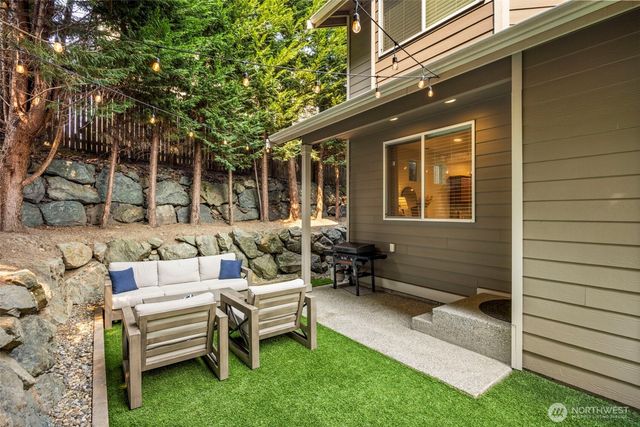19729 129th Avenue NE, Woodinville, WA 98072