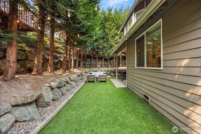 19729 129th Avenue NE, Woodinville, WA 98072