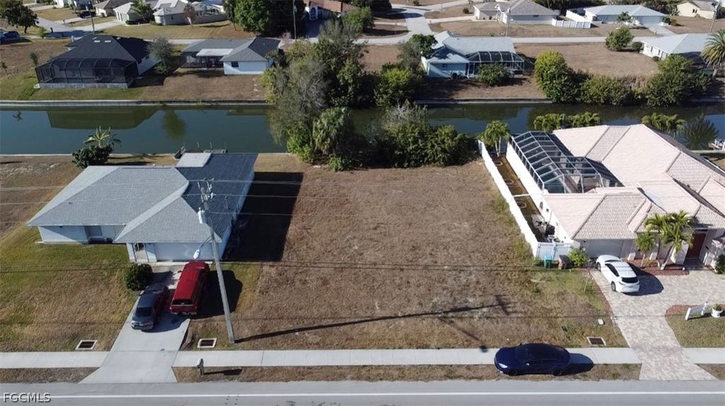 312 Nicholas PKWY E, Cape Coral, FL 33990