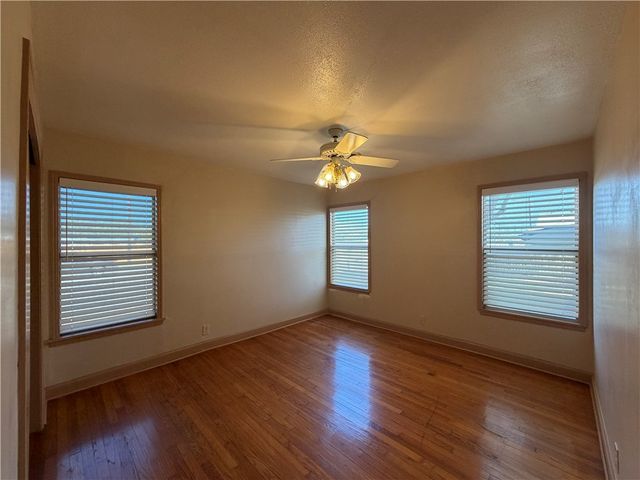 3902 Herndon St, Corpus Christi, TX 78411