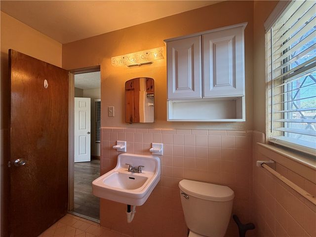 3902 Herndon St, Corpus Christi, TX 78411