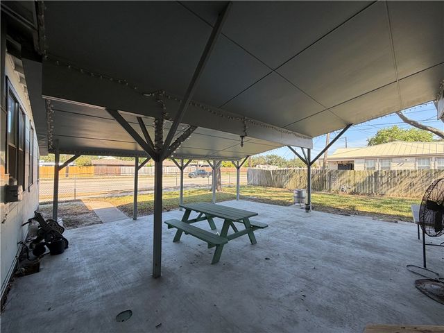 3902 Herndon St, Corpus Christi, TX 78411