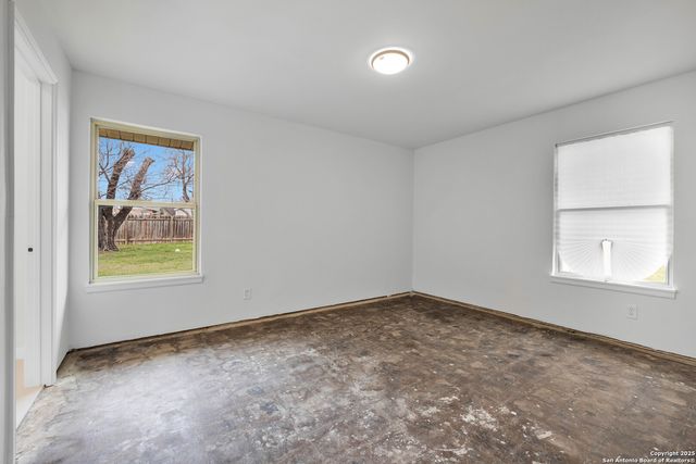 823 BRIARCLIFF DR, San Antonio, TX 78213