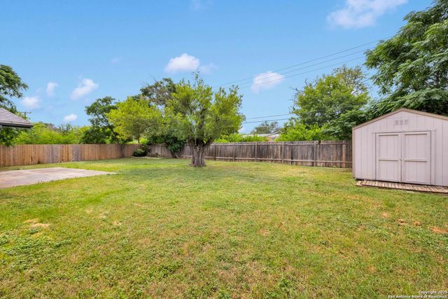 823 BRIARCLIFF DR, San Antonio, TX 78213