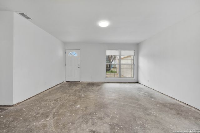 823 BRIARCLIFF DR, San Antonio, TX 78213