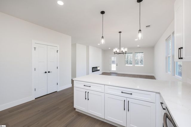 10 Pine Drive, Taylors, SC 29687