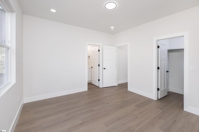 10 Pine Drive, Taylors, SC 29687