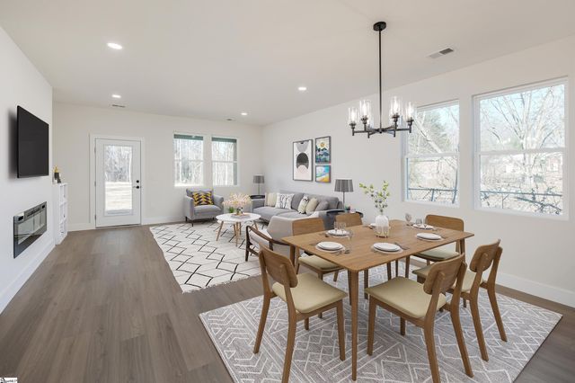 10 Pine Drive, Taylors, SC 29687