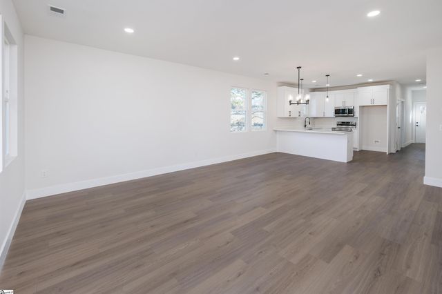 10 Pine Drive, Taylors, SC 29687