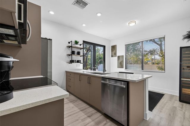 8706 PALM RANCHES PLACE, Tampa, FL 33614