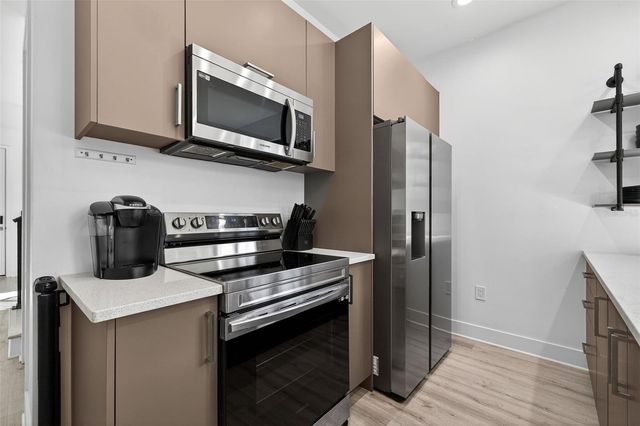 8706 PALM RANCHES PLACE, Tampa, FL 33614