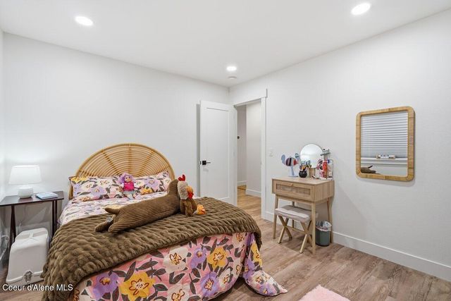 1627 W Cardinal Ave, Hayden, ID 83835