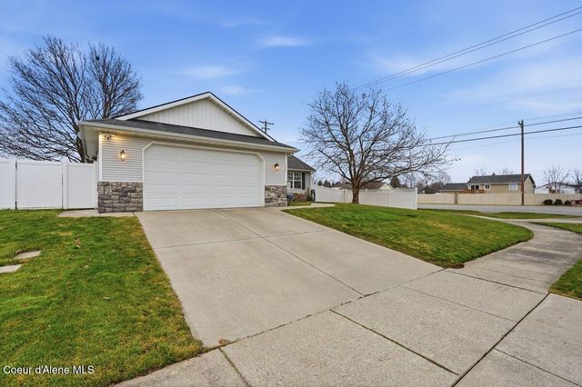 1627 W Cardinal Ave, Hayden, ID 83835