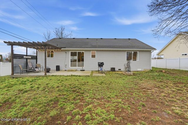 1627 W Cardinal Ave, Hayden, ID 83835