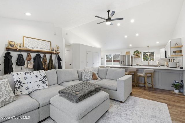 1627 W Cardinal Ave, Hayden, ID 83835