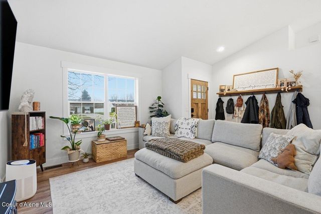 1627 W Cardinal Ave, Hayden, ID 83835