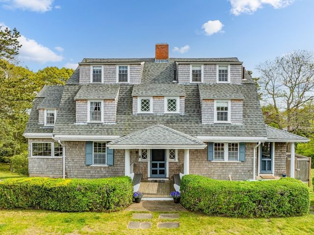 35 Grayton Ave, Barnstable, MA 02647