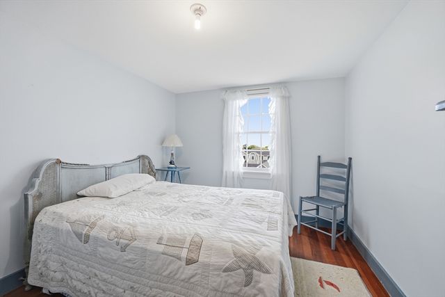 35 Grayton Ave, Barnstable, MA 02647